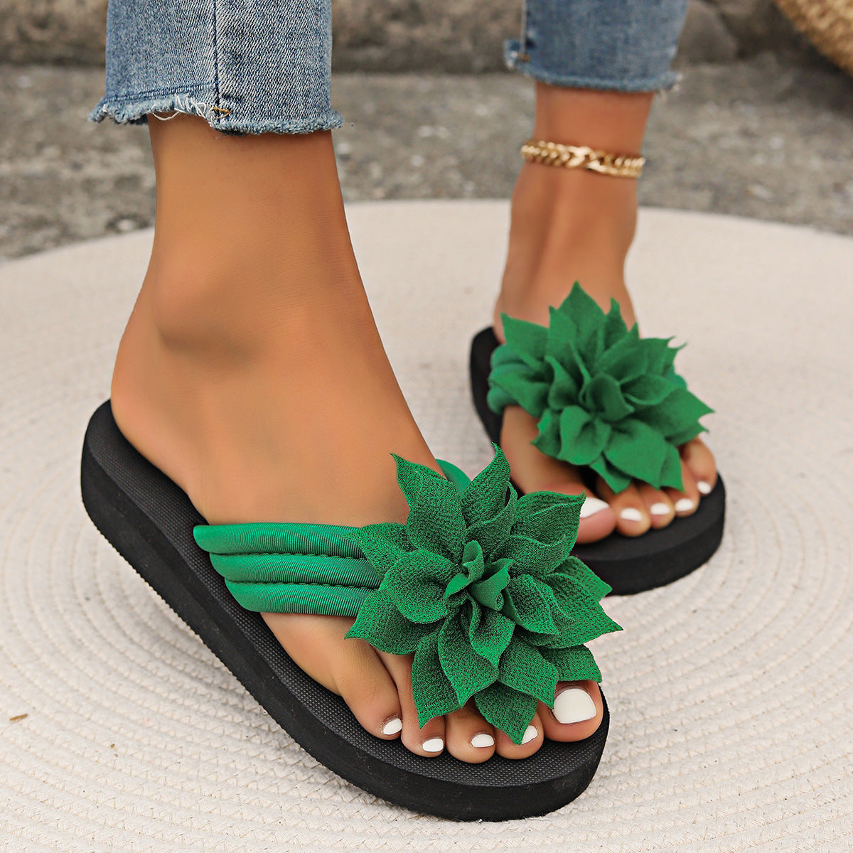 Elegant Floral Sandals Designed for All-Day Comfort